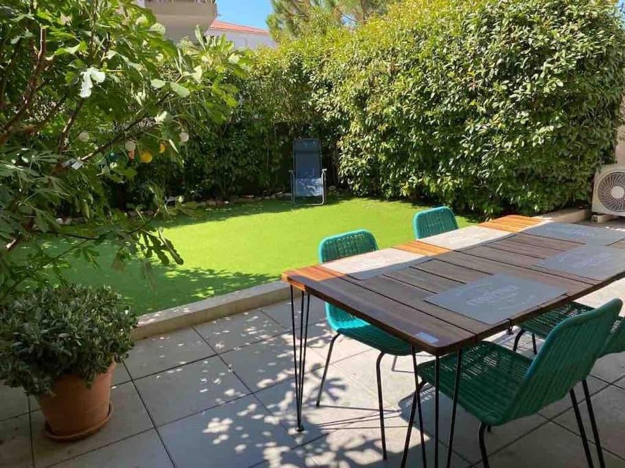 Tres Bel Appartement Contemporain Et Calme Fréjus Exteriér fotografie